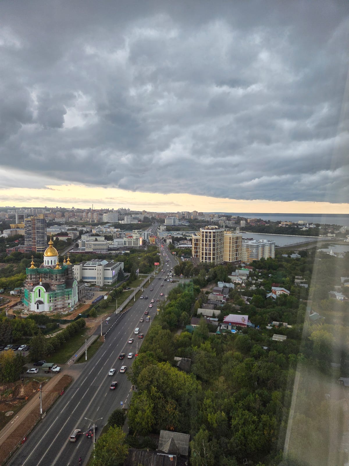Роскошные апартаменты с панорамным видом город и реку Волга, гостиничный сервис, кондиционер
